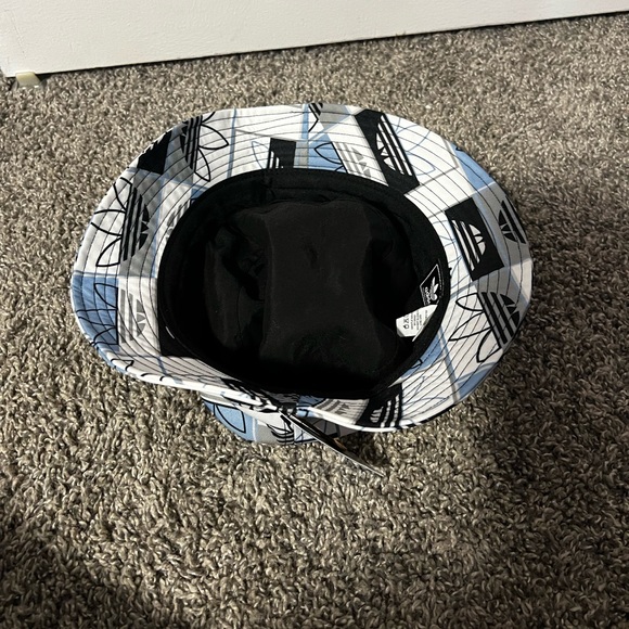 Bucket hat - Picture 2 of 3